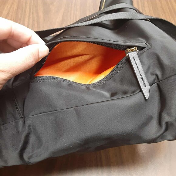 Targus Newport Black Convertible 2-in-1 Messenger Backpack laptop tablet - Picture 6 of 16